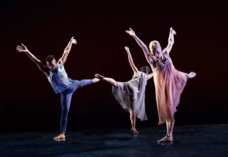 Psalm - three dancers