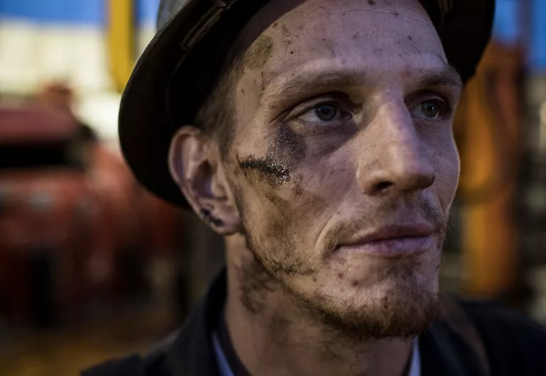 Tight oil/fast oil: life and death in the Bakken oil fields