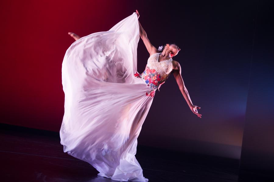 Ballet Hispanico in Con Brazos Abiertos