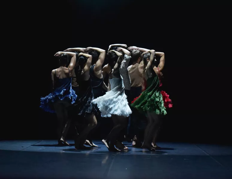 Ballet Preljocaj in Ensemble Robes