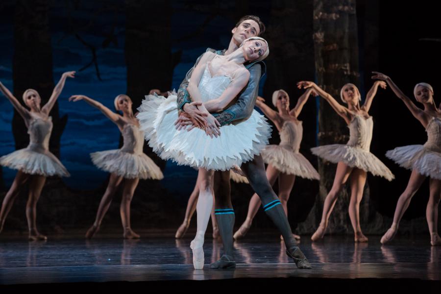 Houston Ballet in Swan Lake - Sara Webb, Connor Walsh, and Artists of Houston Ballet