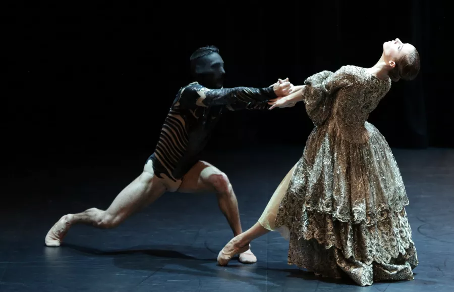 Malandain_Ballet Biarritz - La Belle et la Bête