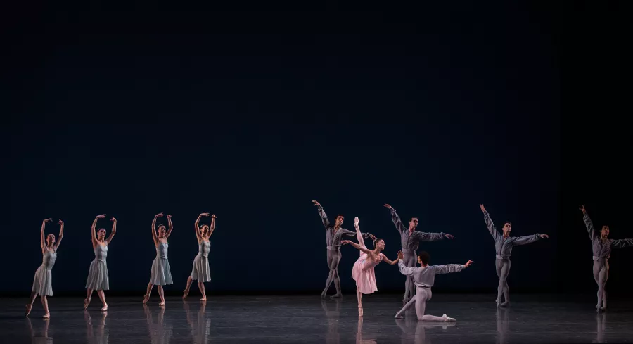 Photo of Les Grands Ballets Canadiens de Montreal performaning Leonce and Lena