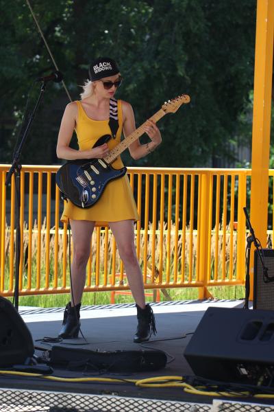 Sarah Muellerleile on guitar