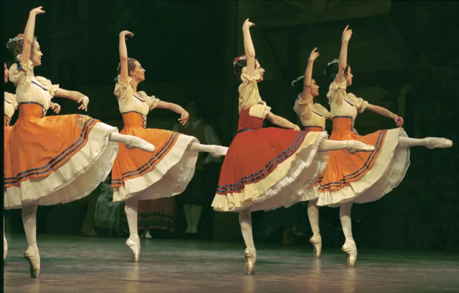 Photo of Coppélia by the Moscow Festival Ballet