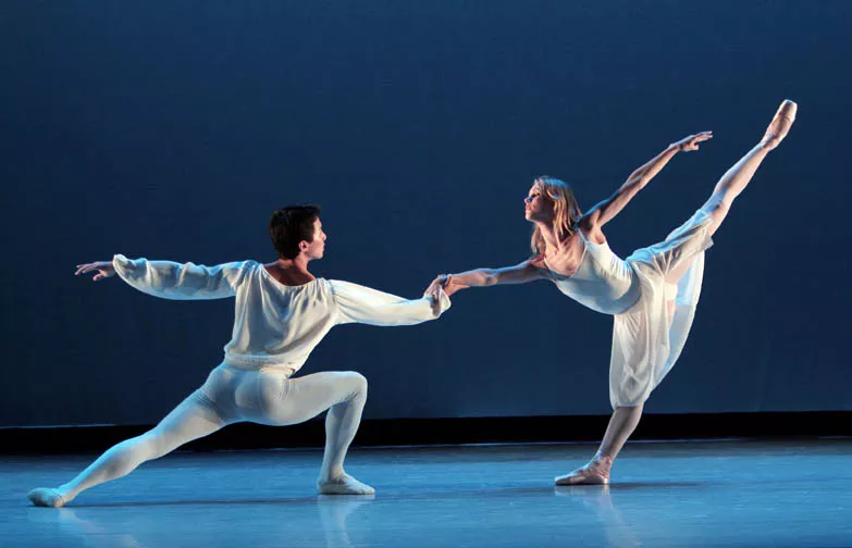 Indre Vengris Rockefeller and Runqiao Du in Chaccone. Photo by Carol Pratt 2008.