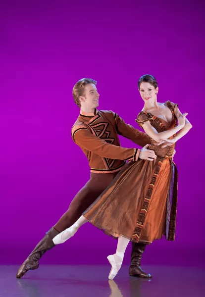 Mireille Hassenboehler and Linnar Looris. Photo © Amitava Sarkar.
