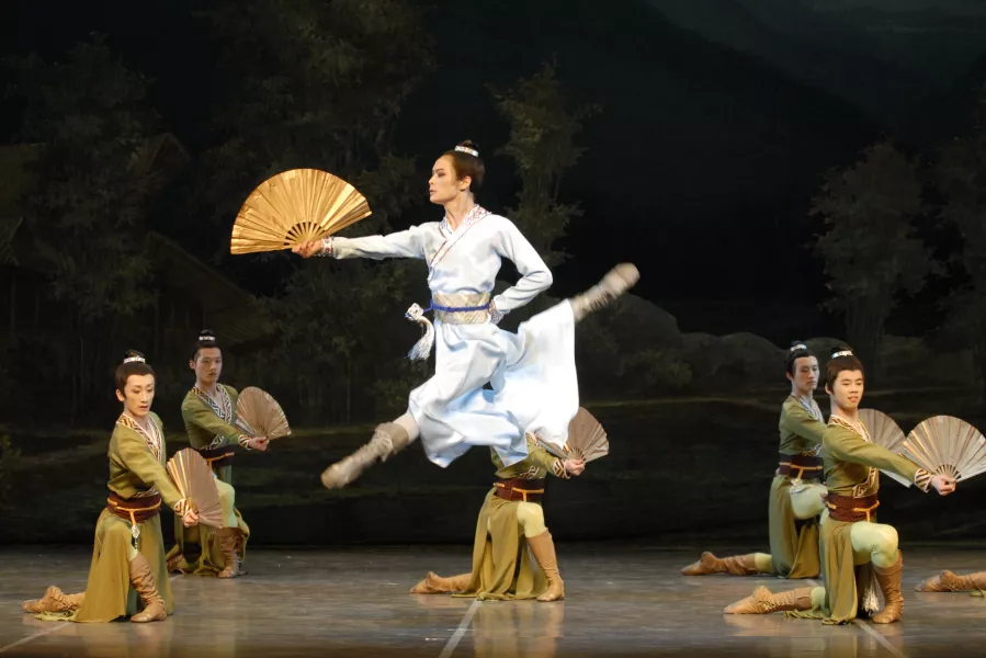 Photo courtesy of Shanghai Ballet.
